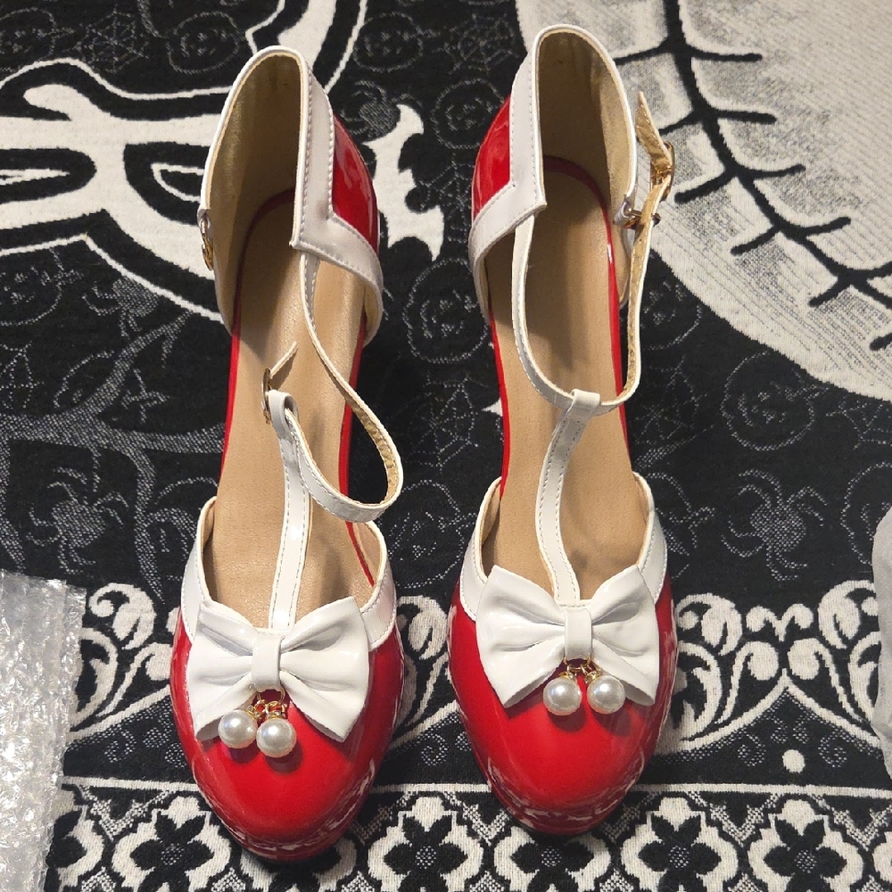 Elegant Red and White Women's Heels with Bow Accent